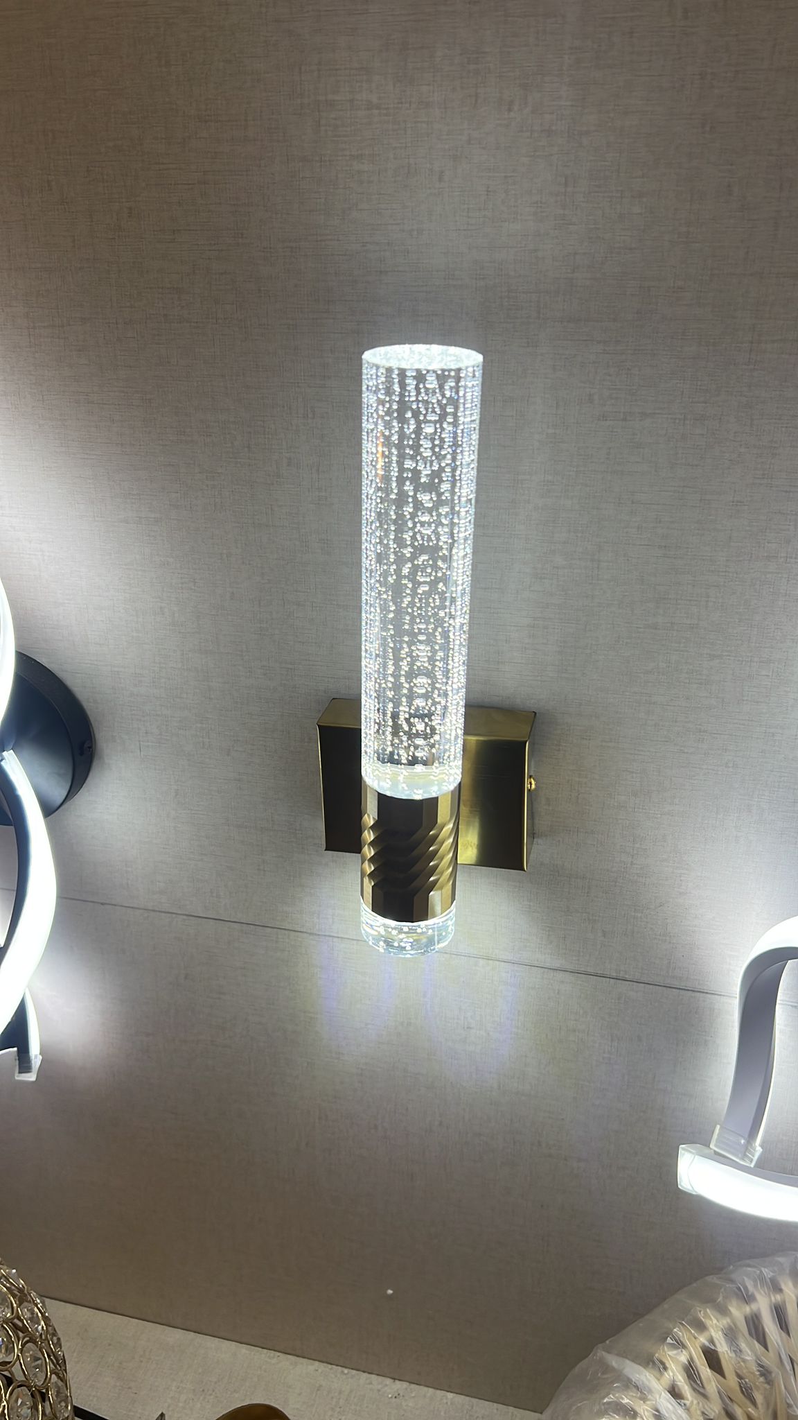 תאורת קיר ותליון